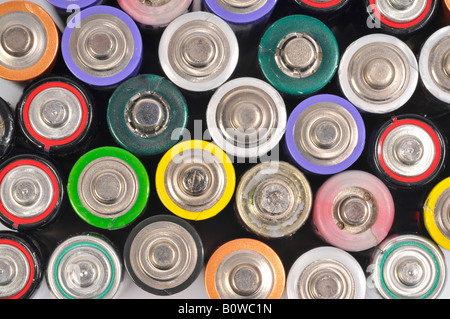 Usato, vuoto AA e batterie ricaricabili Foto Stock