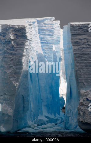 Enormi iceberg con gap, Antartide, Suedpolarmeer Foto Stock