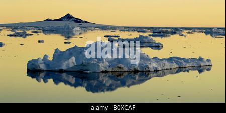 Il drifting ice all'alba, l'Antartide, Suedpolarmeer Foto Stock