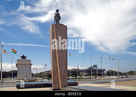 Statua del milite ignoto, Piazza Indipendenza, Accra, Ghana Foto Stock