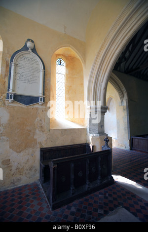 Regno Unito west sussex nord stoke santa Maria Vergine Chiesa interno Foto Stock