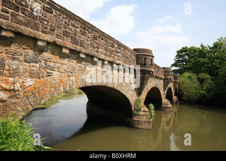 Regno Unito west sussex amberley ponte sopra il fiume arun Foto Stock