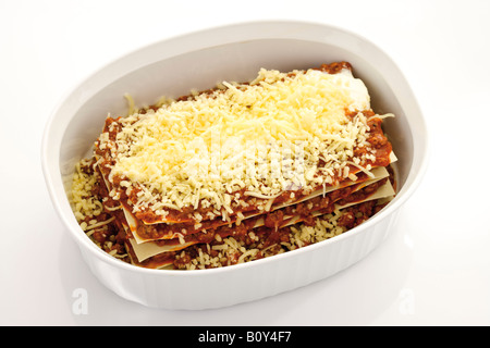 Materie Lasagne con carne macinata e formaggio, vista in elevazione Foto Stock