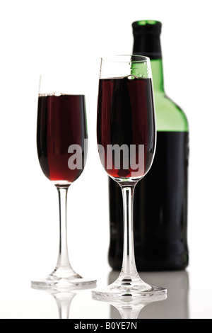 Dolce giapponese sake bottiglie, la gru bianca il vino di prugne umeshu,  benikikusui premium amor di prugne e premium-shinluchu liquore di  albicocche Foto stock - Alamy