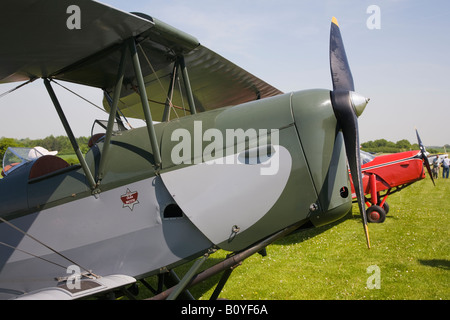 De Havilland DH 82 Tiger Moth biplano Popham Hampshire Foto Stock