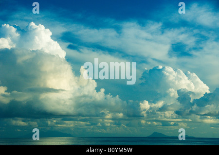 Drammatica aria di tempesta su Sint Maarten Antille Olandesi Foto Stock