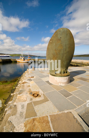 Nave di pala di elica al di fuori del Museo delle Shetland e archivi, fieno's Dock, Lerwick, isole Shetland, Scotland, Regno Unito Foto Stock