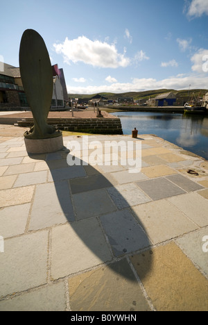 Nave di pala di elica al di fuori del Museo delle Shetland e archivi, fieno's Dock, Lerwick, isole Shetland, Scotland, Regno Unito Foto Stock