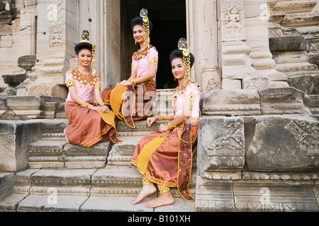 Danzatrici tailandesi a Phimai Festival - Phimai, Nakhon Ratchasim provincia, Thailandia Foto Stock