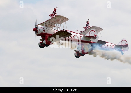 Boeing Stearman Team Guinot Duo molla di Duxford Air Show 2008 Foto Stock