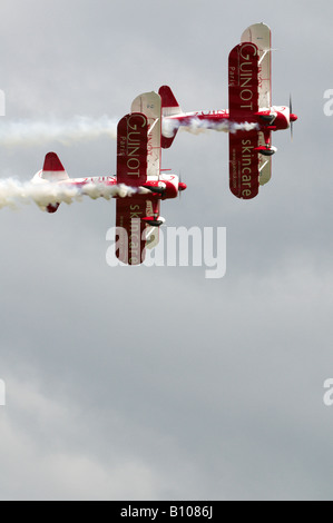 Boeing Stearman Team Guinot Duo molla di Duxford Air Show 2008 Foto Stock