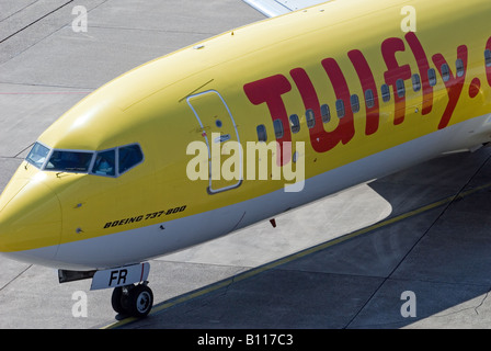 TUIfly.com Boeing 737-800 aereo di linea, l'Aeroporto Internazionale di Düsseldorf, Renania settentrionale-Vestfalia (Germania). Foto Stock