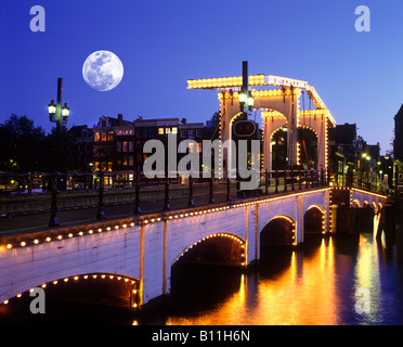 MAGERE BRUG SKINNY BRIDGE AMSTEL Amsterdam OLANDA Foto Stock