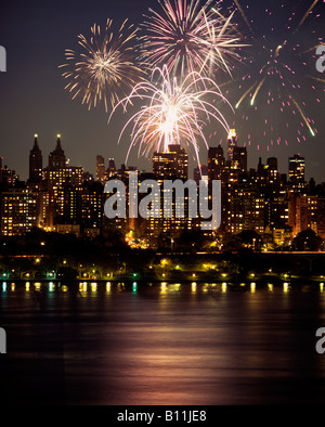 Fuochi d'artificio Upper West Side di Manhattan A NEW YORK CITY USA Foto Stock