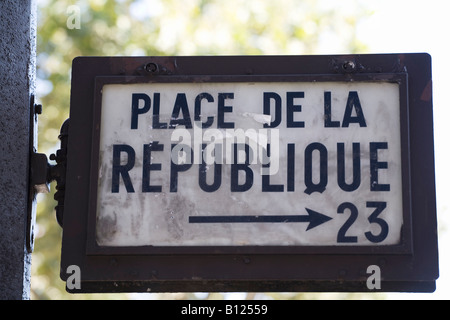 Place De La Republique firmano a Parigi, Francia Foto Stock