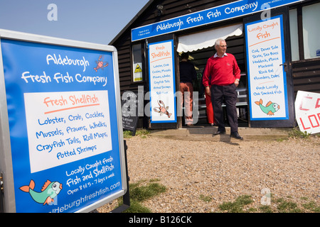 Regno Unito Inghilterra Suffolk Aldeburgh Pesce Fresco Company shop sulla spiaggia Foto Stock