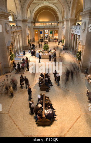 HALL DI INGRESSO DEL MUSEO D'ARTE METROPOLITAN (©RICHARD MORRIS HUNT 1874) Fifth Avenue di Manhattan A NEW YORK CITY USA Foto Stock