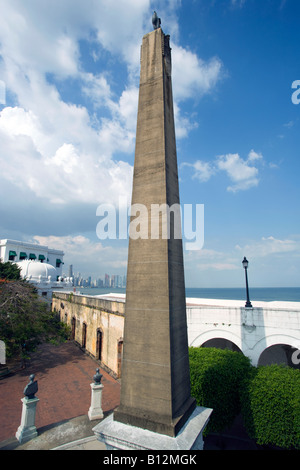 Obelisco PLAZA DE FRANCIA Las Bovedas Casco Antiguo SAN FILIPE PANAMA PANAMA Foto Stock