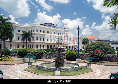 Fontana Waterfront Park Casco Antiguo SAN FILIPE CITTÀ DI PANAMA, REPUBBLICA DI PANAMA Foto Stock