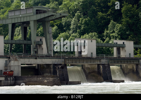 E.ON centrale idroelettrica sul fiume Inn, Wasserburg, Baviera, Germania. Foto Stock