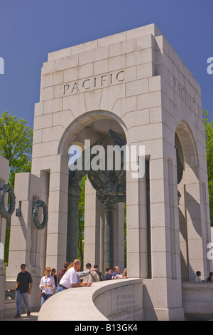 WASHINGTON DC - il National Memoriale della Seconda Guerra Mondiale sul National Mall, aperto nell'aprile 2004, progettato Friedrich San Floriano Foto Stock