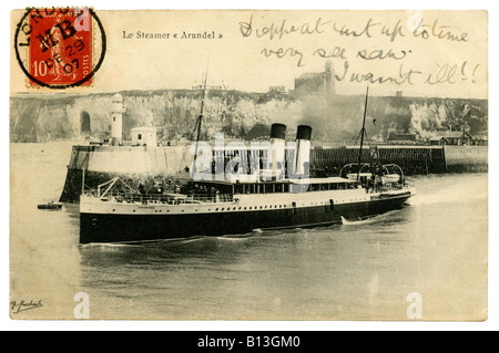 Cartolina cross-Channel traghetto "Arundel' uscire il Porto di Dieppe, Francia - con inusuale 'London MB 1907' annulla. Foto Stock