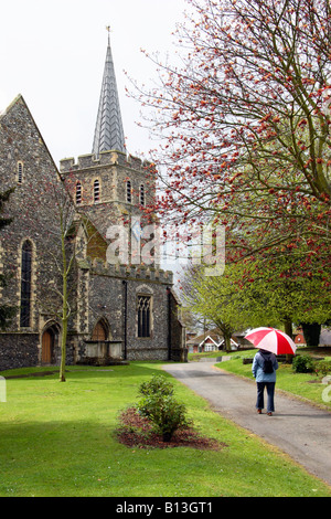 Minster villaggio chiesa nel Kent, Inghilterra, Regno Unito. Foto Stock