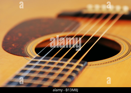 Chitarra acustica con profondità di campo Foto Stock