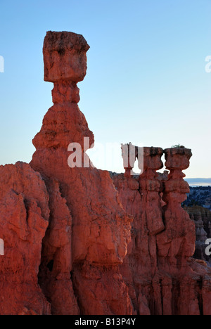 Parco Nazionale di Bryce Canyon Thor's Martello e altri Hoodoos di Sunrise Foto Stock