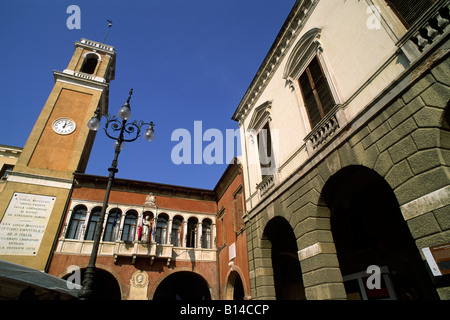 Italia, Veneto, Rovigo, Piazza Vittorio Emanuele II, Municipio e palazzo dell'Accademia dei Concordi (pinacoteca) Foto Stock