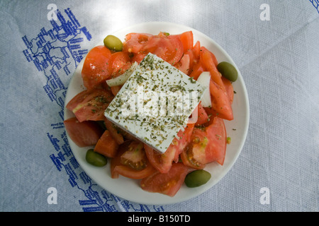 Geek insalata servita nella taverna Foto Stock