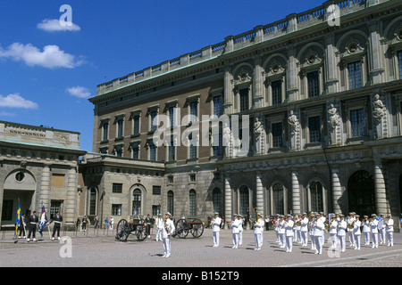 Cambio della Guardia re s castello in Schweden Stoccolma Foto Stock