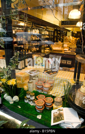 Paxton & Whitfield, 93 Jermyn Street, Londra, Inghilterra. Cheesemongers dal 1797 Foto Stock