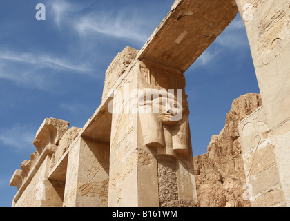 Intaglio di una faccia Tempio di Hatshepsut Egitto Foto Stock