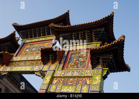 Arco in Chinatown Liverpool Regno Unito Foto Stock