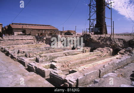 Forni in nitrato abbandonate città mineraria di Humberstone, nei pressi di Iquique, Cile Foto Stock