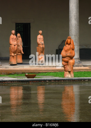 Terrocotta figure presso il Castello Sforzesco (Castello Sforzesco) Foto Stock