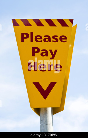 Si prega di pagare qui accedi Belfast parcheggio auto Foto Stock