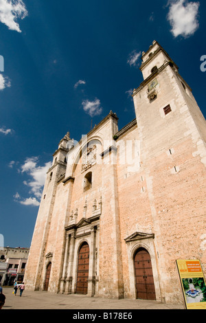 Cattedrale de San Ildefonso Merida capitale dello stato dello Yucatan Messico la prima città spagnola costruito in questa parte del Messico Foto Stock