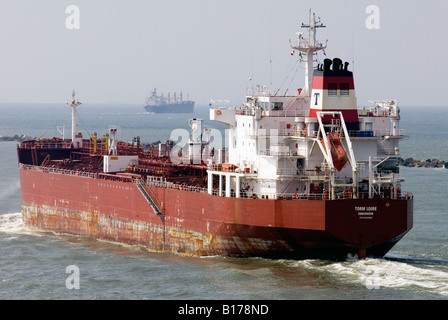 Petroliera Storm Loire" vela nel mare del Nord dal Nieuwe ship canal, gancio van Holland, Rotterdam, Paesi Bassi. Foto Stock