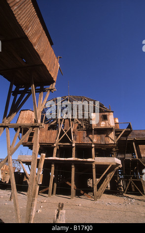 Impianto di trattamento di nitrato abbandonate città mineraria di Santa Laura, nei pressi di Iquique, Cile Foto Stock