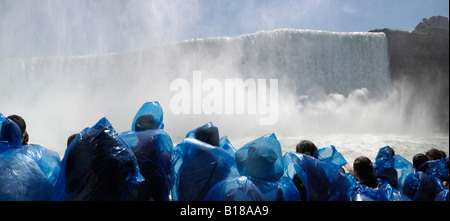 Per coloro che godono di Niagara Falls da una barca Foto Stock