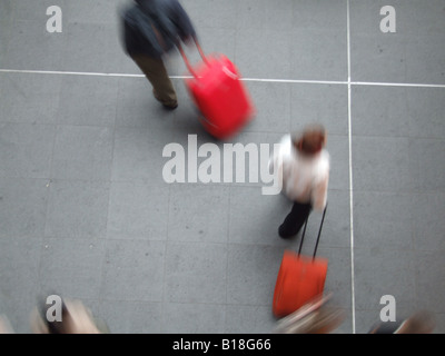 Vista aerea della gente che cammina in strada in città città Foto Stock