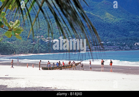 Bella Beau Vallon beach su Mahe, Seychelles, Oceano Indiano Foto Stock