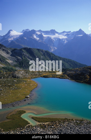 Un alpine tarn a Monica Prati Purcell montagne, British Columbia, Canada. Foto Stock