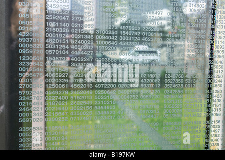 Boston Massachusetts New England Holocaust Memorial torri sei torri di vetro lungo il sentiero della libertà di sei milioni di numeri in vetro Foto Stock