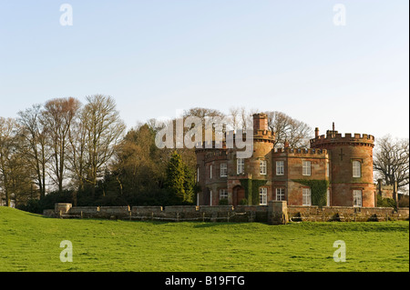 Inghilterra, Shropshire, Weston sotto Redcastle. La Cittadella - un lussuoso bed and breakfast lodge con un bastione-come facciata. Foto Stock