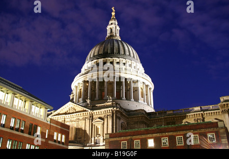 Inghilterra, Londra, Città di Londra. Cattedrale di San Paolo da Paternoster square. Foto Stock