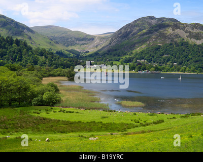 Le estati giorno sulla vela Ullswater nel Lake District inglese Foto Stock