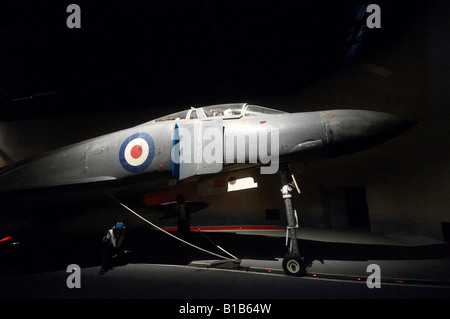 McDonnell Douglas Phantom Royal Navy Yeovilton Air Museum Fleet Air Arm spot illuminato durante la dimostrazione Foto Stock